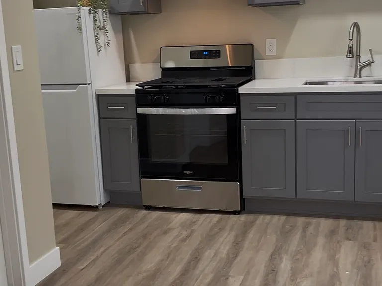 267 W Pershing Ct — Photo 2