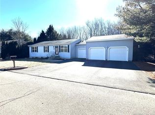 4 Stephanie Ct, Madison, CT 06443