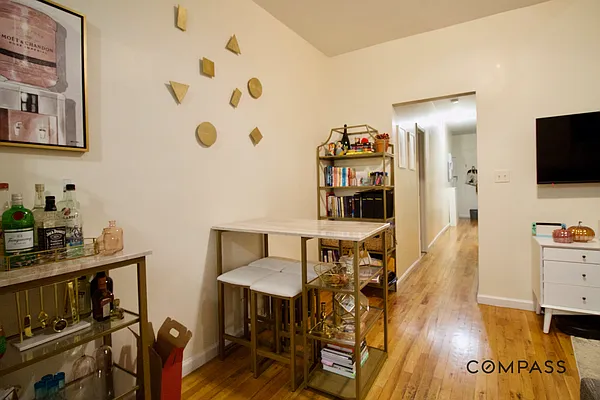 Rented by Compass | media 14