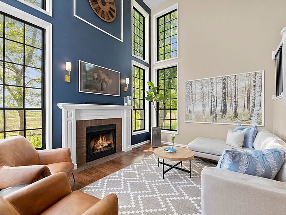 2nd image of 113 Welwyn St #0