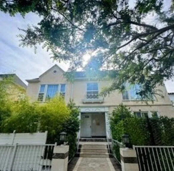133 S Crescent Dr #7 — Photo 1
