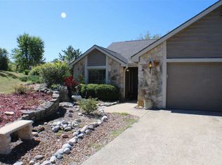 1631 SW Auburn Rd, Topeka, KS 66615