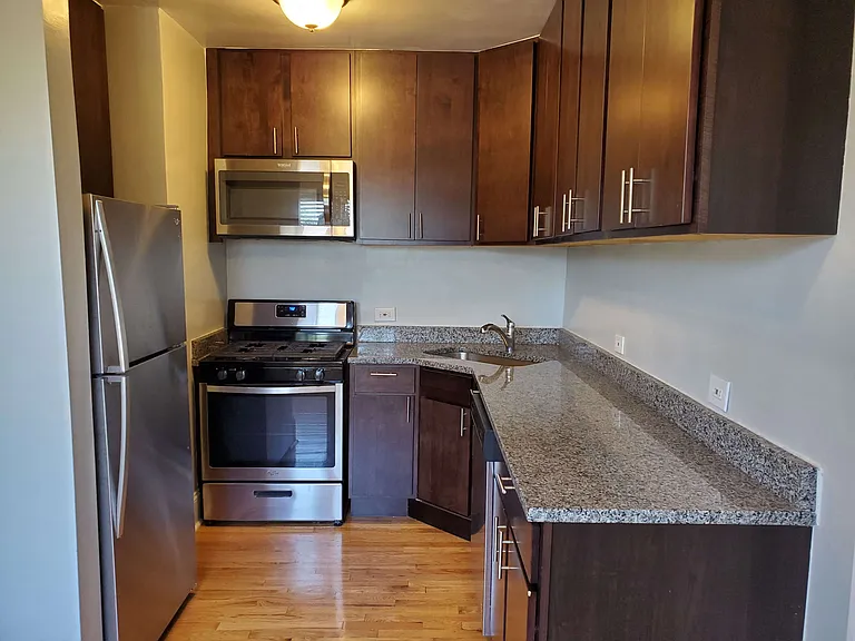4651-61 N. Manor Ave — Photo 19