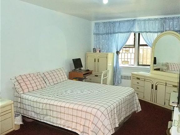 3rd image of 2420 Morris Ave APT 2J