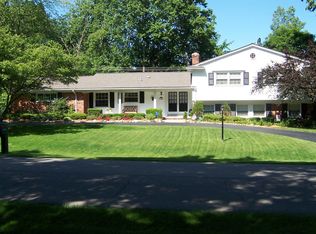 5722 Raven Rd, Bloomfield Hills, MI 48301