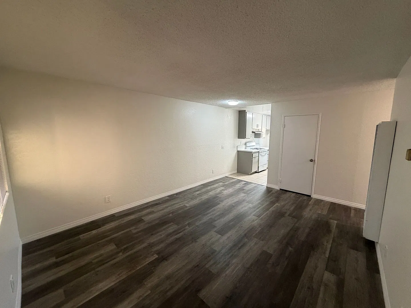 2277 Earl — Photo 2