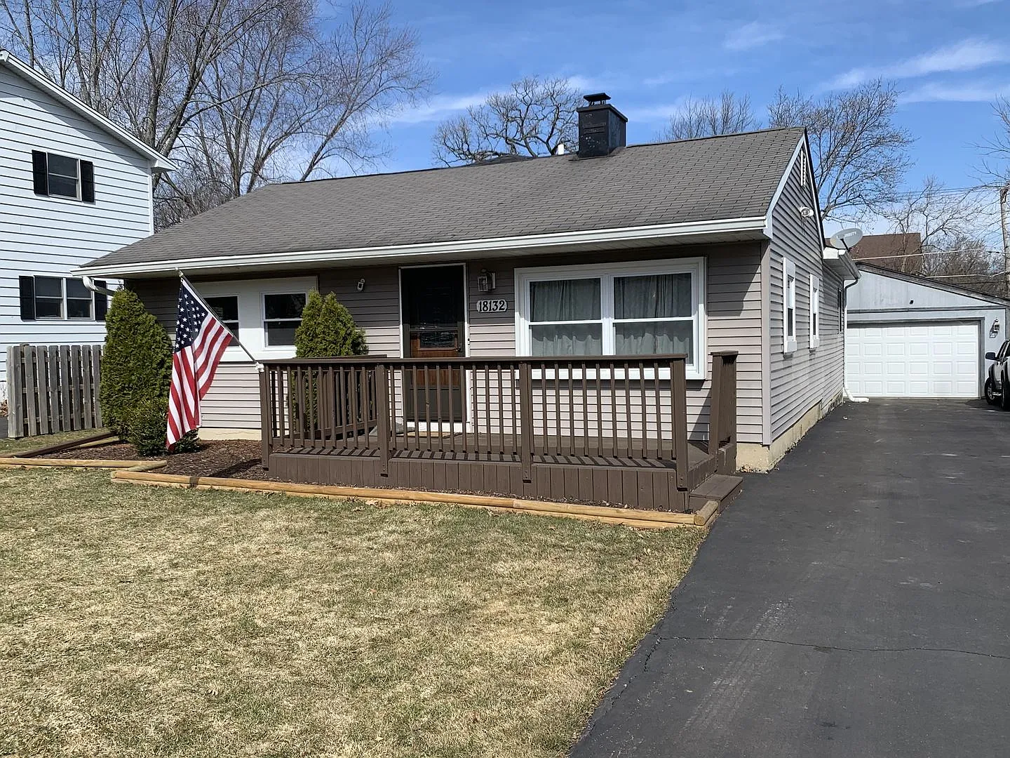 18132 W Timber Ln photo 1
