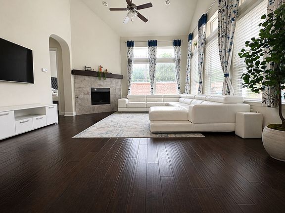 2nd image of 6212 Spieth Rd