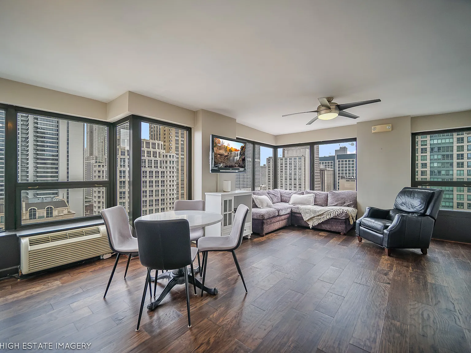 2 bed, 1000 sqft, $4,000 — Photo 4