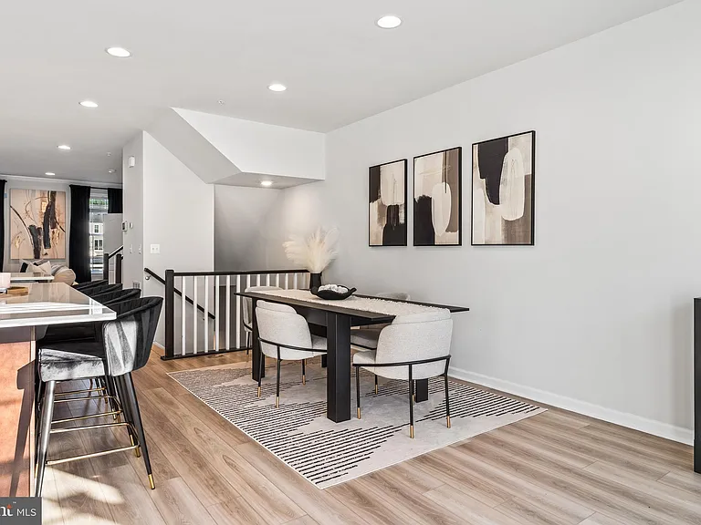 7709 Presidential Pkwy — Photo 11