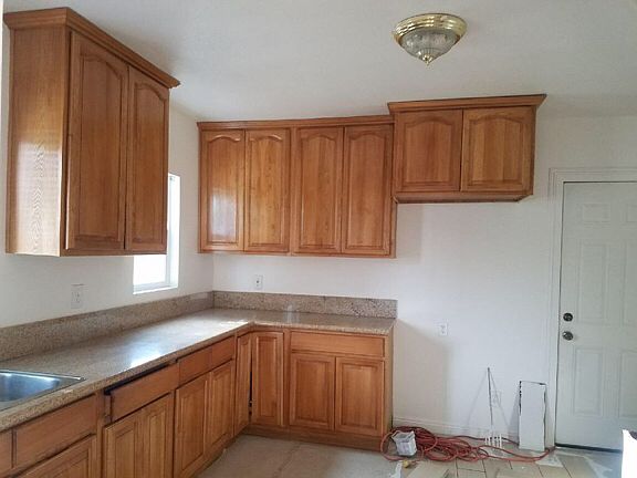 3rd image of 1225 W E St