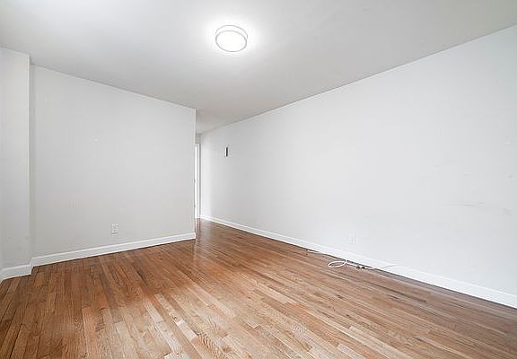 3rd image of 393 Hewes St #5A