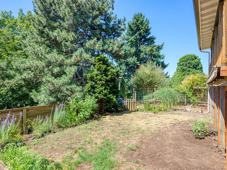 5034 SE Flavel Dr — Photo 19