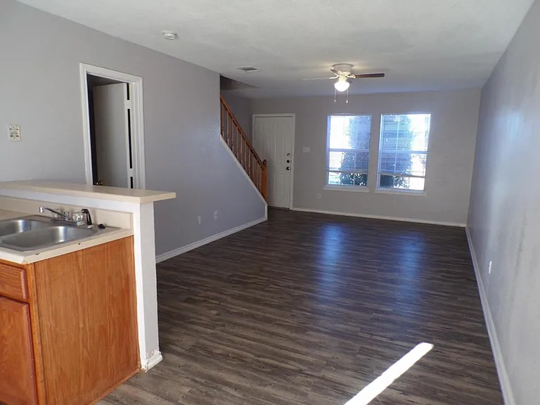5908 Greengate Dr #C — Photo 4