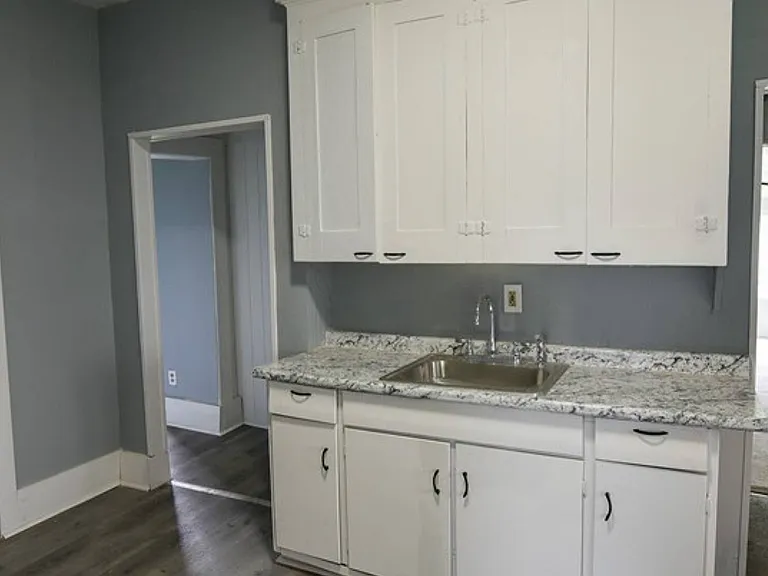 302 Wooster Rd N — Photo 2