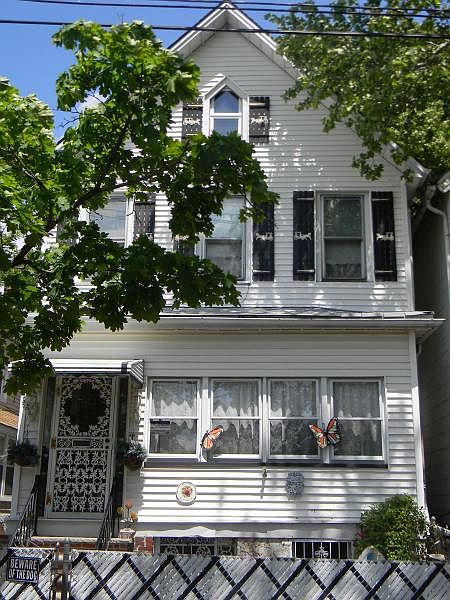 2nd image of 593 Nassau St