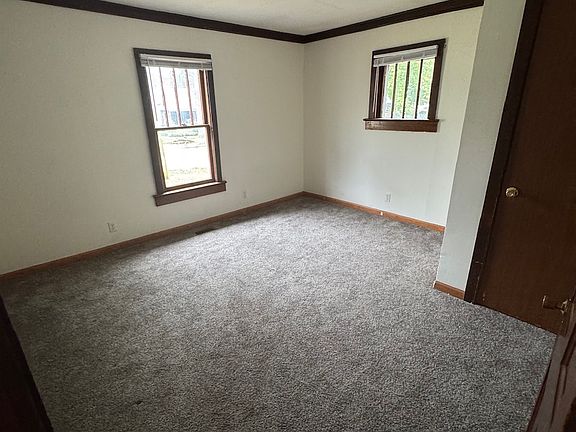 4th image of 1613 Ash St