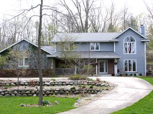 945 Clair Ct, Brookfield, WI 53045