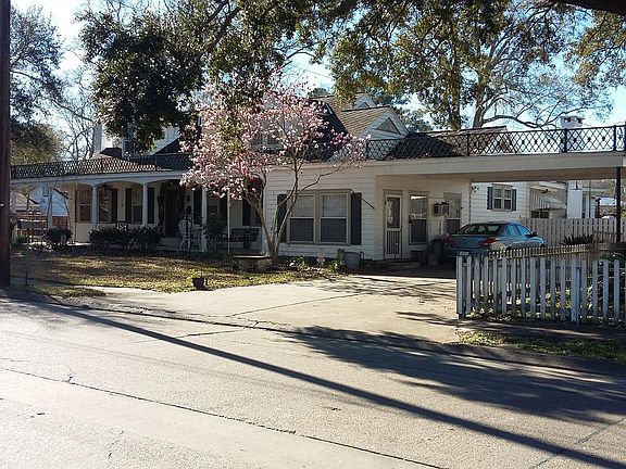 2nd image of 706 W Magnolia St