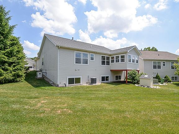 2nd image of 3878 Fox Glen Dr