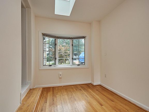 5th image of 4107 17th St N