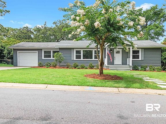 2nd image of 216 Pinecrest Ln