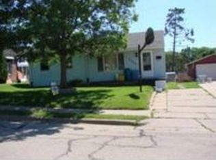 2088 Broadlawn Rd, Dubuque, IA 52001