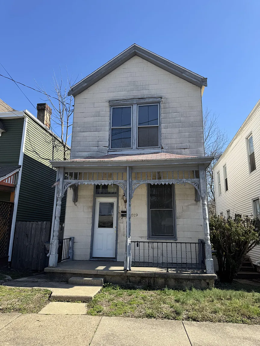 819 Ervin Ter photo 1