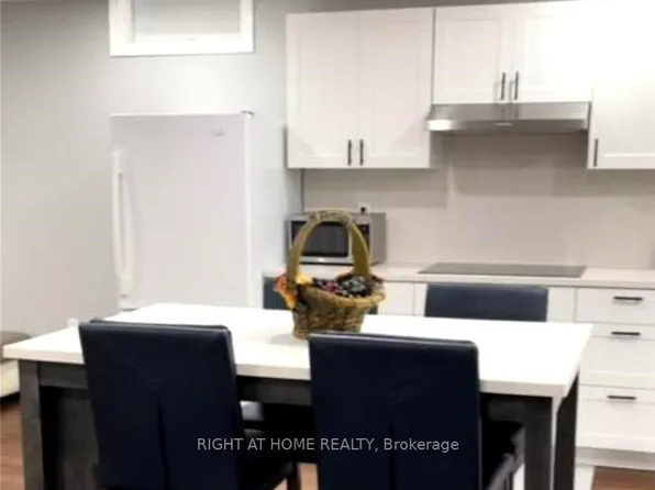 46 Aishford Rd #Basement, Bradford West Gwillimbury, ON L3Z 3E2