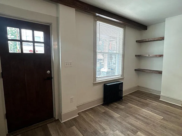 279 S Alden St — Photo 15