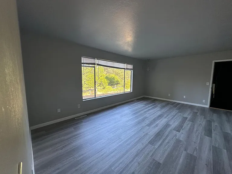 110 Colonial Dr — Photo 10