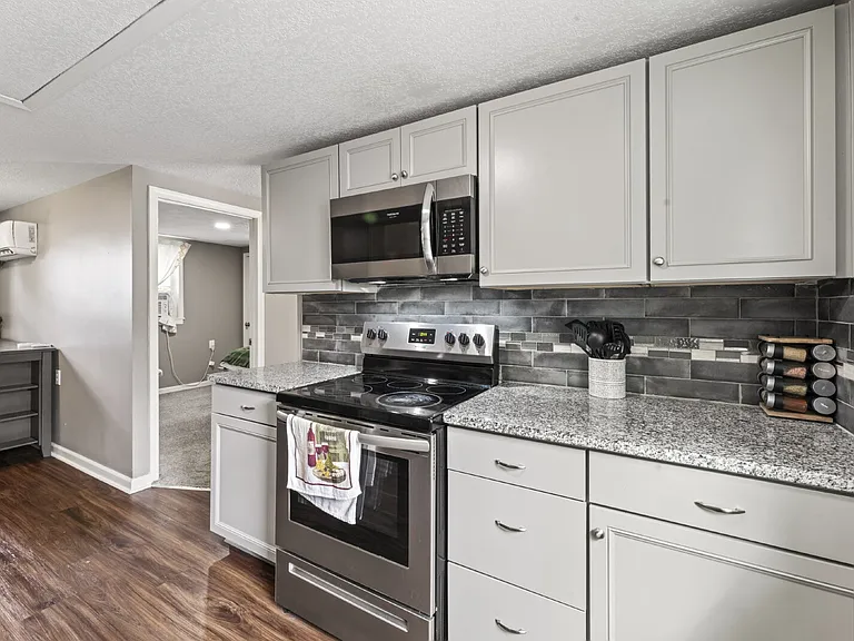343 Cambridge St — Photo 4