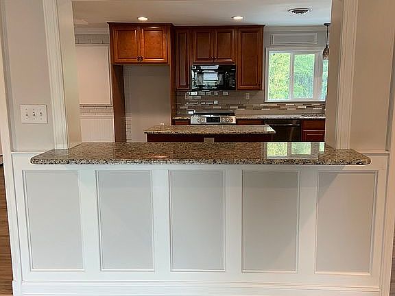 5th image of 37 Boyds Valley Dr