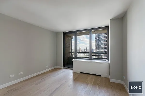 Rented by Bond New York | media 11