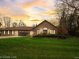 1640 Madsen Dr, Ortonville, MI 48462