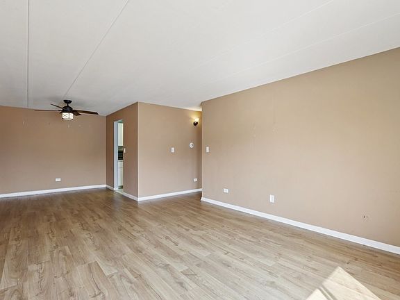 5th image of 915 Graceland Ave APT 1E