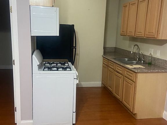 2nd image of 117 S Isabel St #Is105