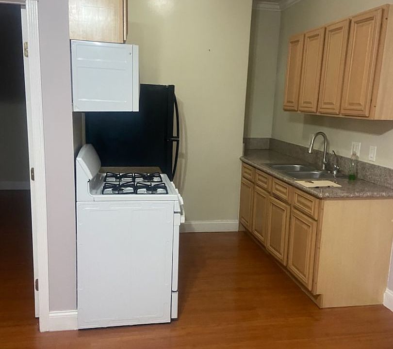 1st image of 117 S Isabel St #Is105