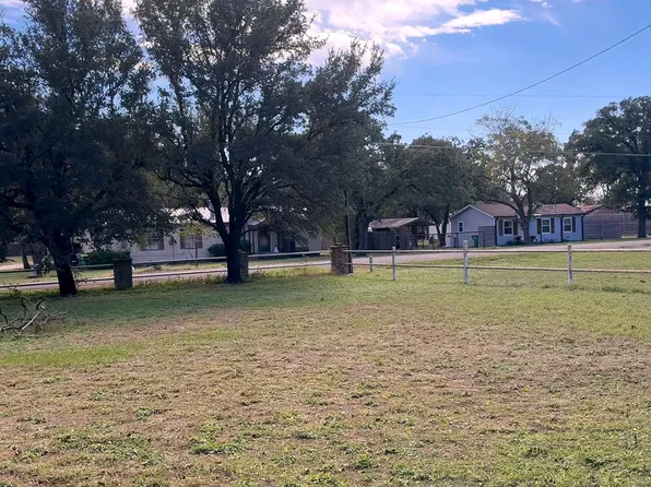 451 E Rocket Rd, Lorena, TX 76655