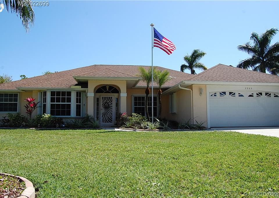 1st image of 2205 SW Gull Harbor Ln