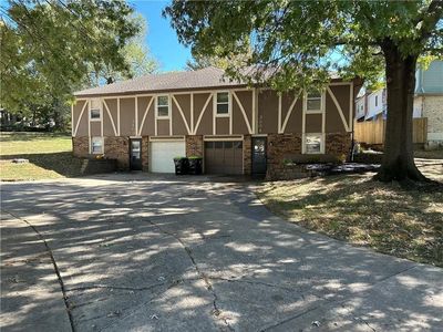 3801 NE Colonial Dr, Lees Summit, MO, 64064