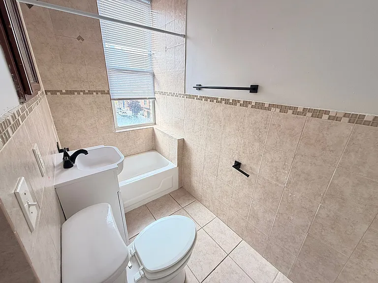 6122 Monroe Pl #17R — Photo 5