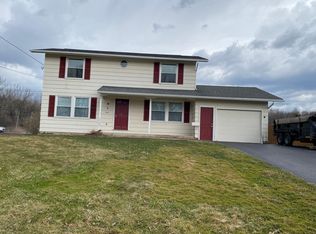 4925 Driftwood Dr, Liverpool, NY 13088