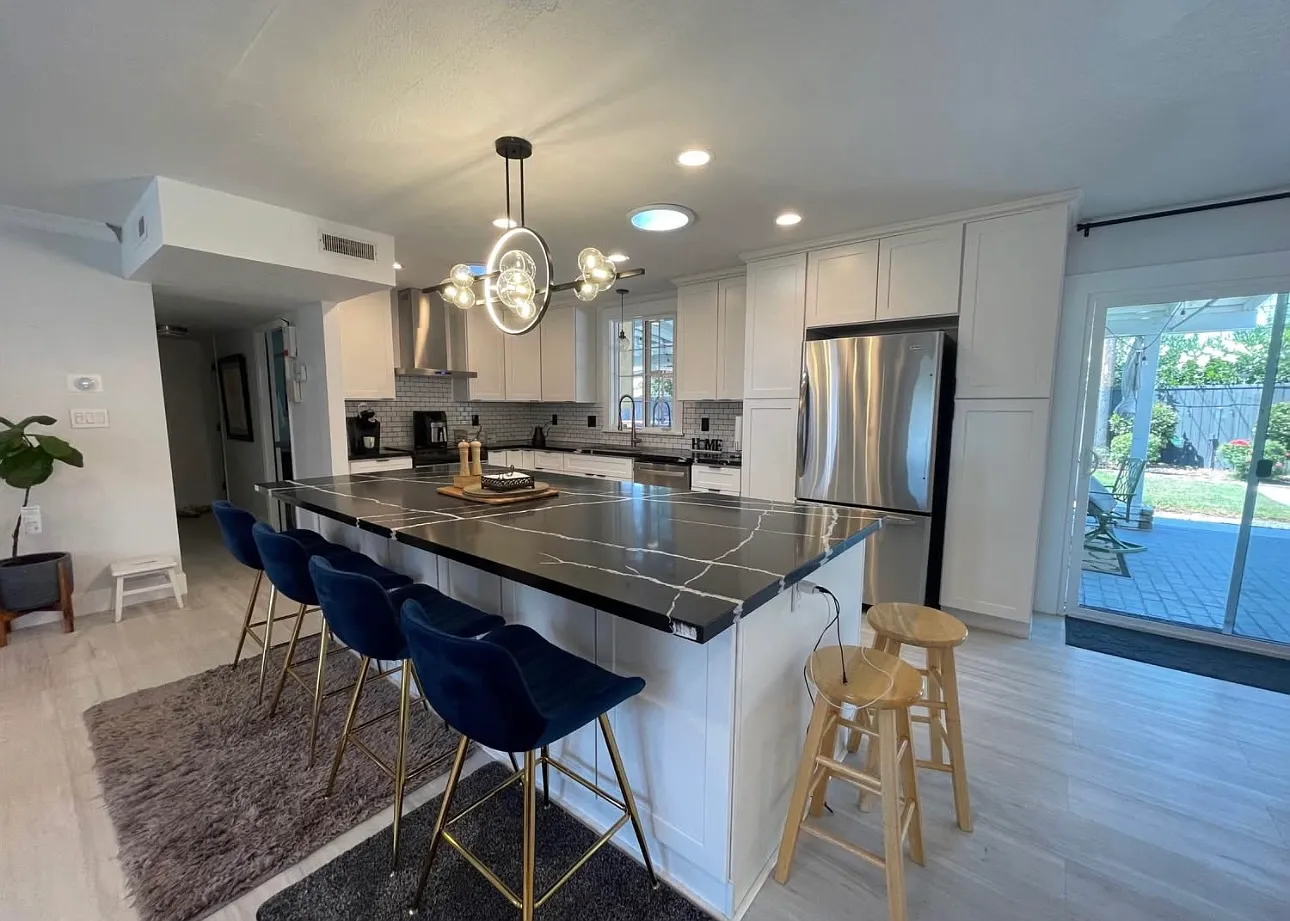 4 bed, 3000 sqft, $850 — Photo 3