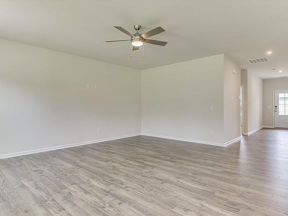 4th image of 323 Welbeck Rd