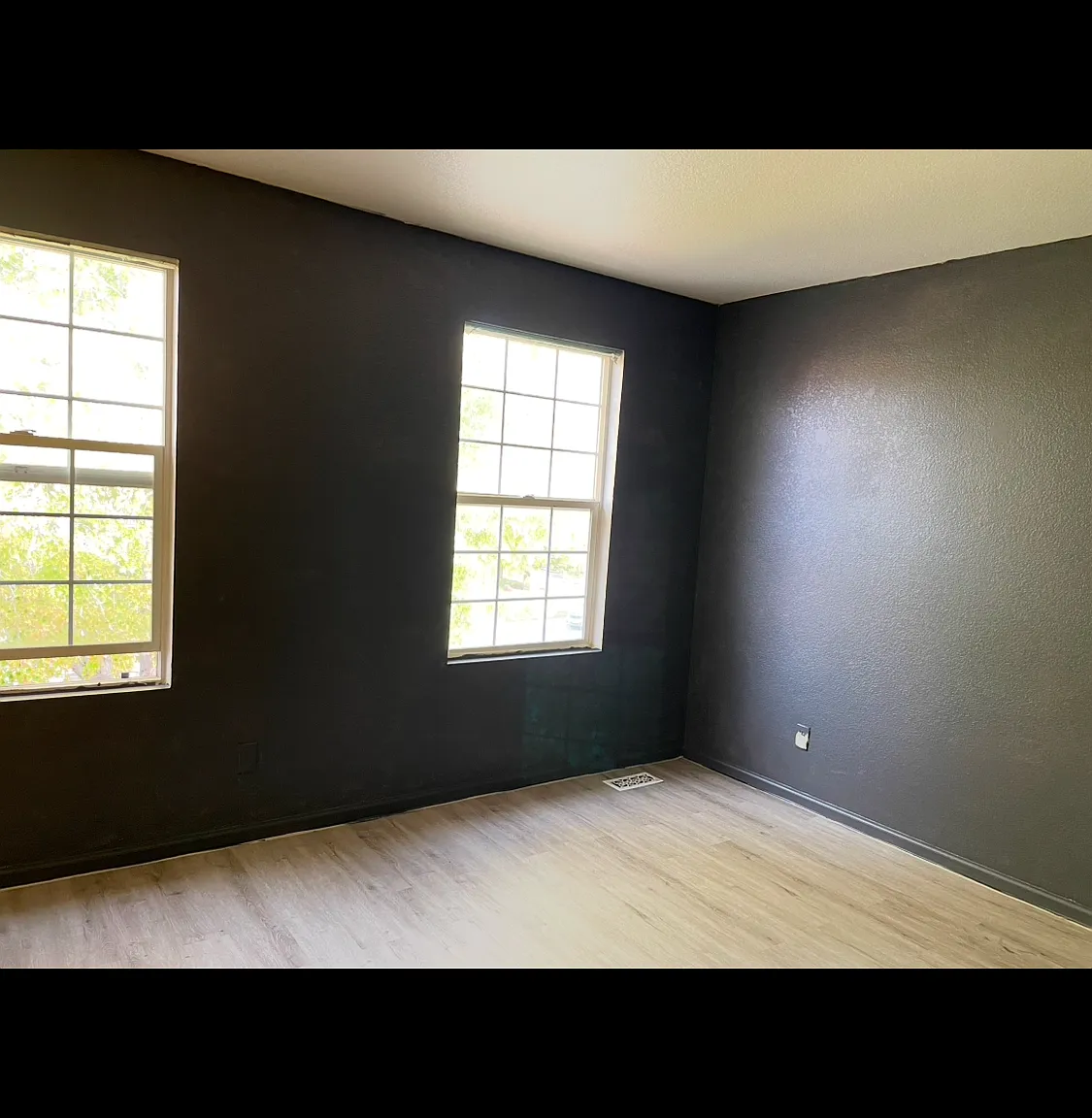 5 bed, 2038 sqft, $650 — Photo 2
