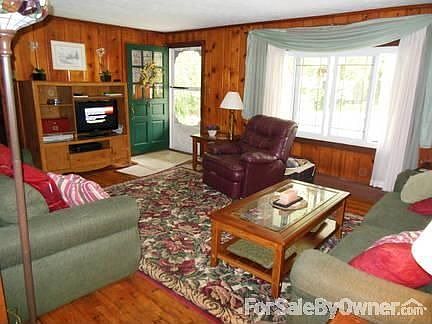 Living Room 13x18