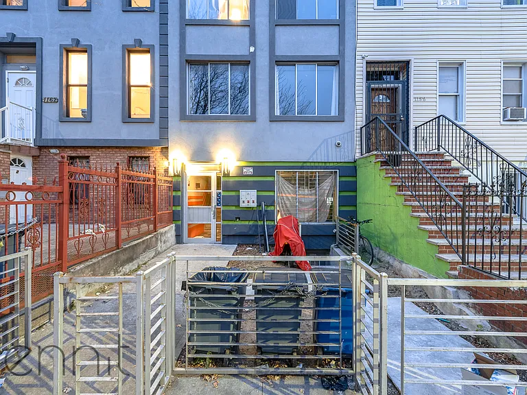 1160 Halsey St #3 — Photo 21