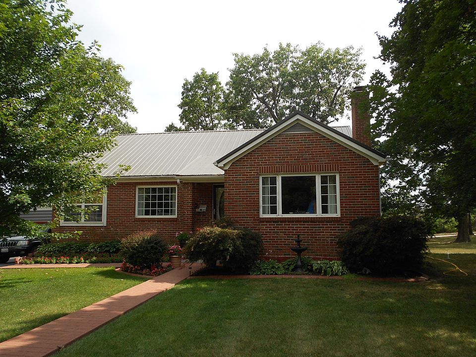 1st image of 25 Forest Hill Dr