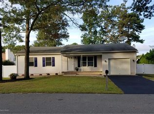 1024 Chelsea St, Forked River, NJ 08731